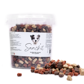 Snack'it Semi-Moist Mini Hearts Mix 500g