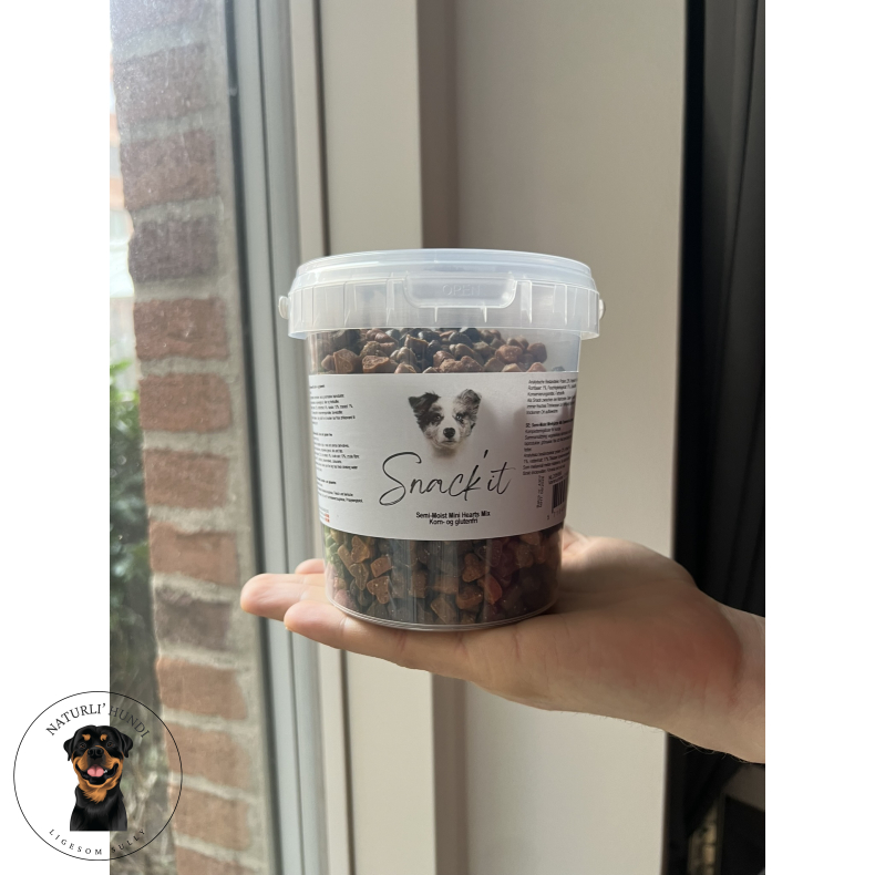 Snack'it Semi-Moist Mini Hearts Mix 500g